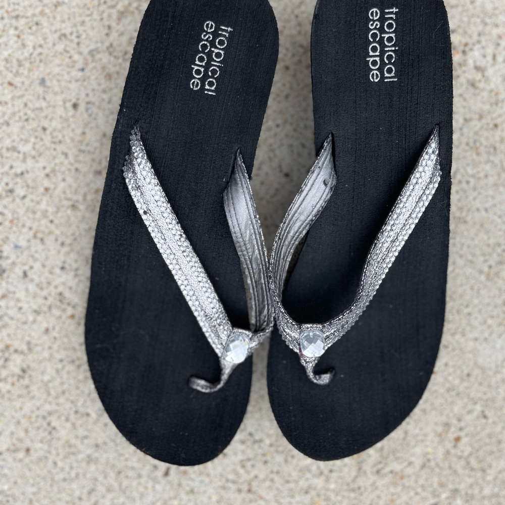 Tropical Escape Women's Black Sandals with Silver Straps rhinestone